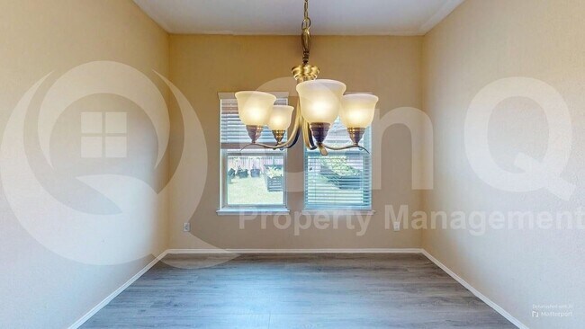 Building Photo - 400 Plum Ct