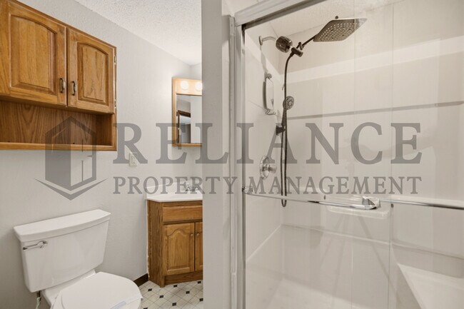 Building Photo - 428 Peach Tree Ln