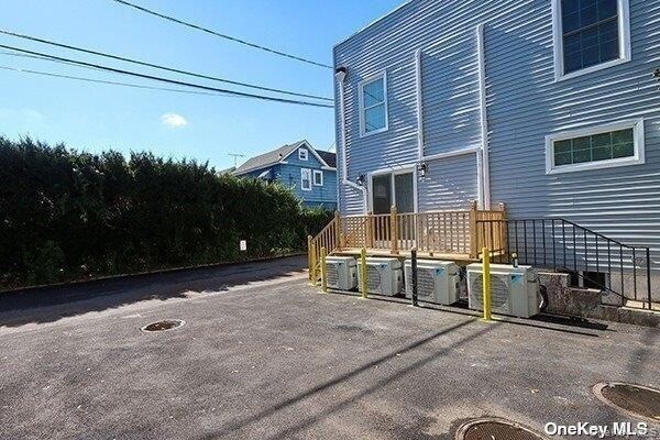 Building Photo - 156 Jefferson Ave