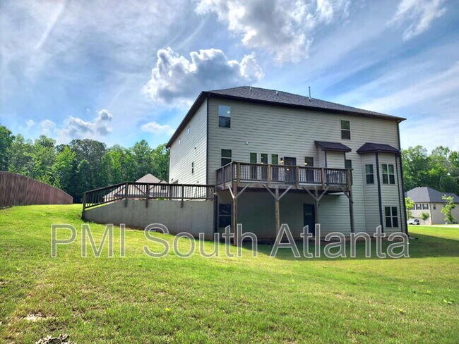 Building Photo - 525 Twelve Oaks Dr