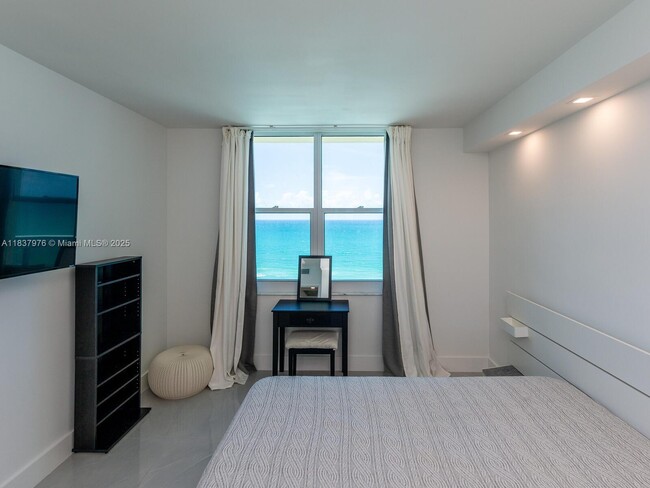 Building Photo - 2501 S Ocean Dr