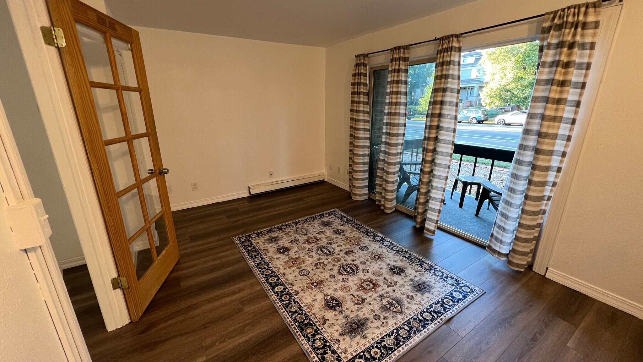 Building Photo - 1065 University Ave