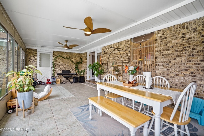 Building Photo - 6717 Lenczyk Dr