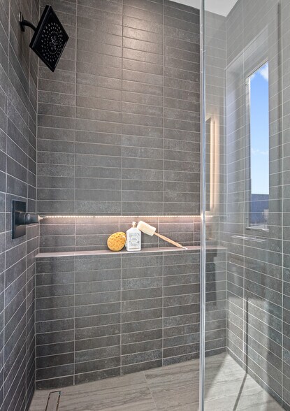 Guest bathroom - 808 13th St NE