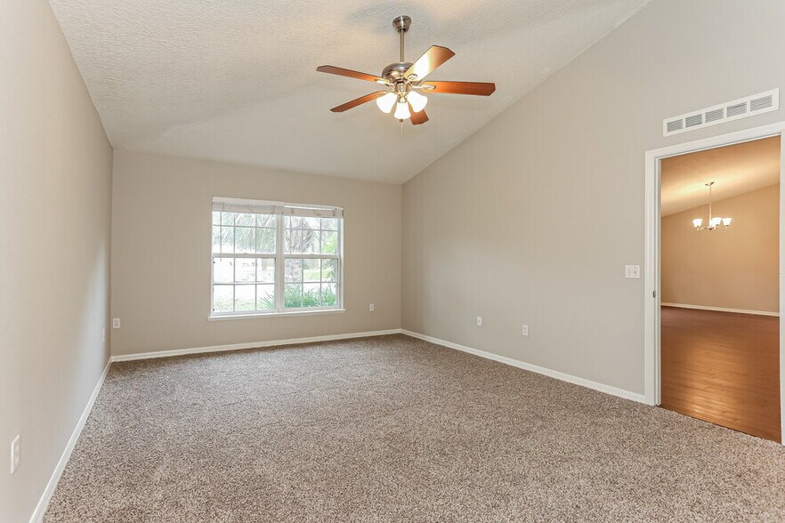 Building Photo - 12202 Glenn Hollow Dr