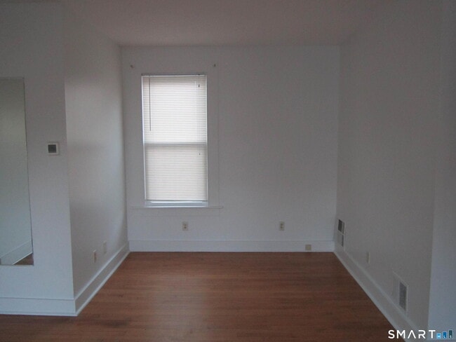 Building Photo - 78 Alcove St