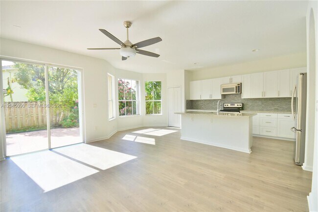 Building Photo - 4534 NW 94th Pl