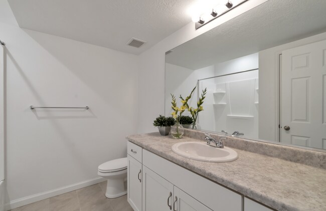 Building Photo - 5 bedroom 3.5 bathroom home in Lehi.