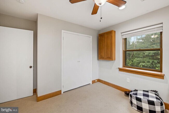 Building Photo - 35299 Snickersville Turnpike