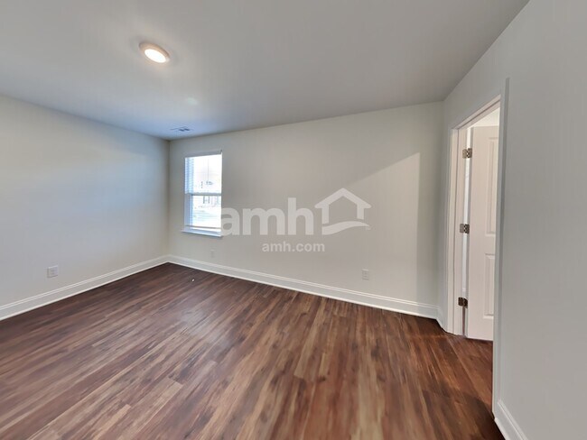 Building Photo - 123 Marin Dr