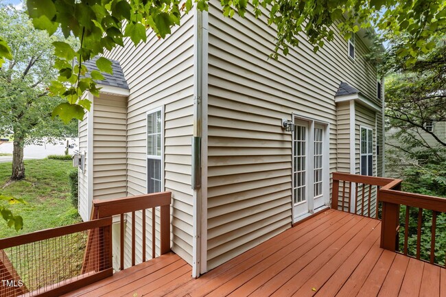 Building Photo - 108 Tarlow Ct