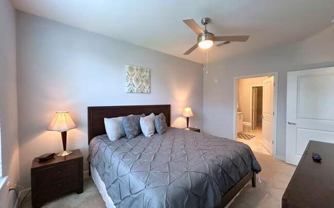 Building Photo - 220 Sandy Springs Cir