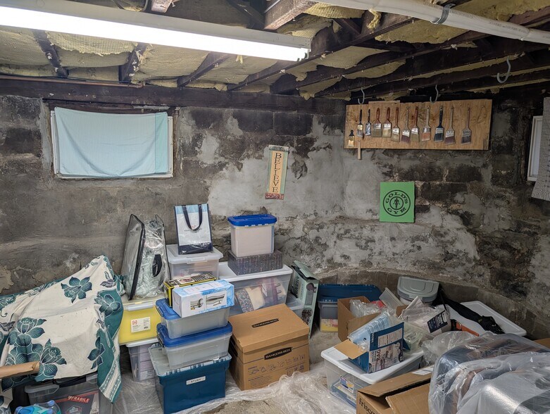 Building Photo - 28 Shapley Ave