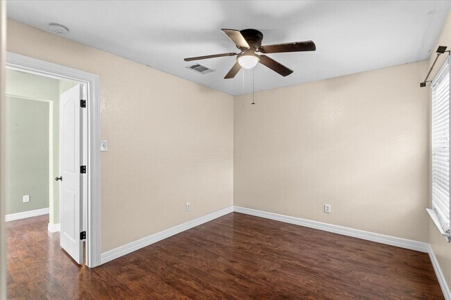 Building Photo - 208 Rock Hound Ln