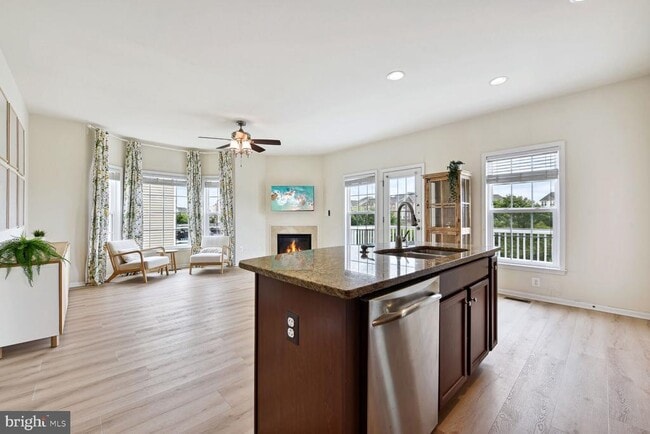 Building Photo - 25148 Sweet Myrtle Square