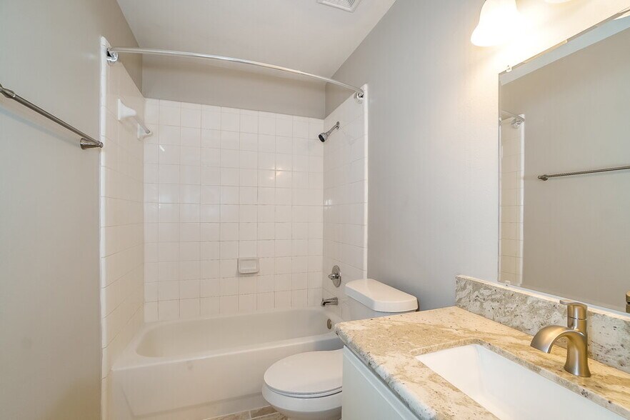 Building Photo - 3722 Colleen Woods Cir