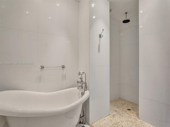 Building Photo - 3180 S Ocean Dr