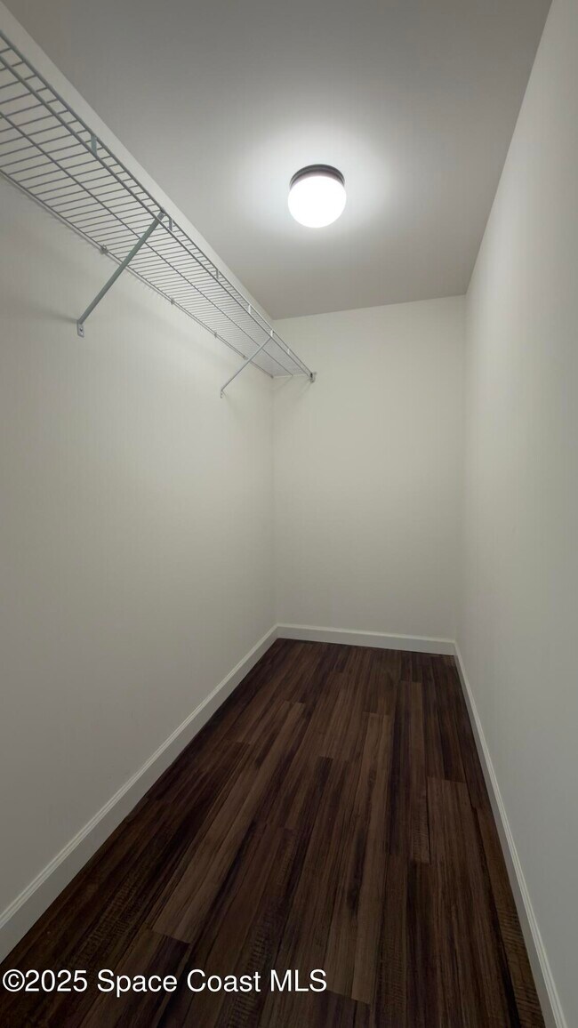 Building Photo - 1837 Ardmore St NE