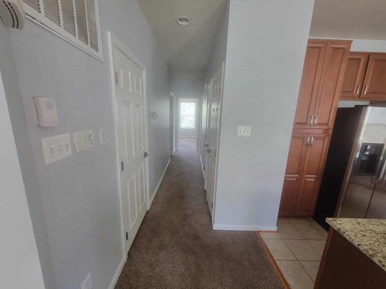 Building Photo - 5614 Virginia Ln