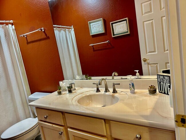 Building Photo - 1040 Crown Ridge Rd