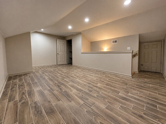 Building Photo - 9013 Forshey St