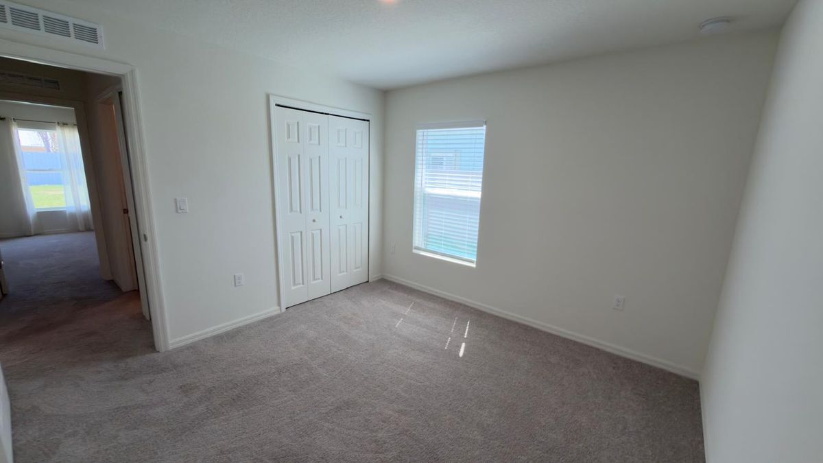 Building Photo - 2507 SE Charleston Dr