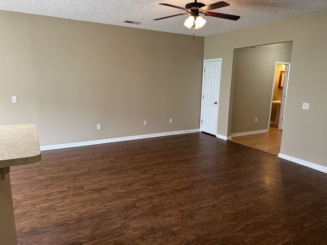 Building Photo - 495 Canyon Oak Loop