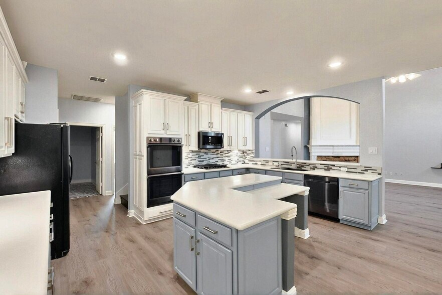 Gourmet kitchen - 4509 Stargazer Dr