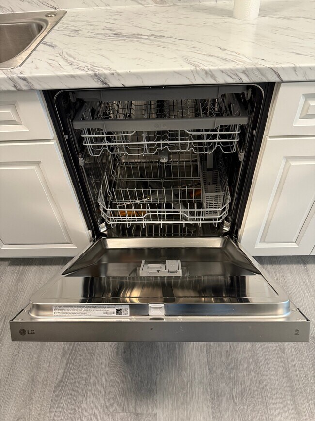 Building Photo - 5064 Springwood Rd