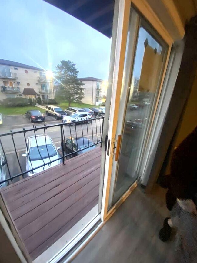 Building Photo - 4056 Bonhill Dr