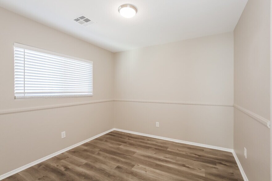 Building Photo - 8709 Dodds Canyon St