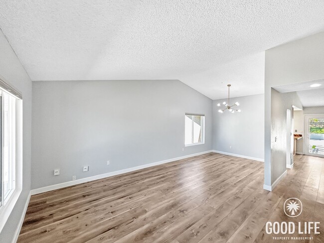 Building Photo - Beautiful 3BD/2BA w/ A/C, In-Unit Laundry, and 2-Car Attached Garage in San Carlos!