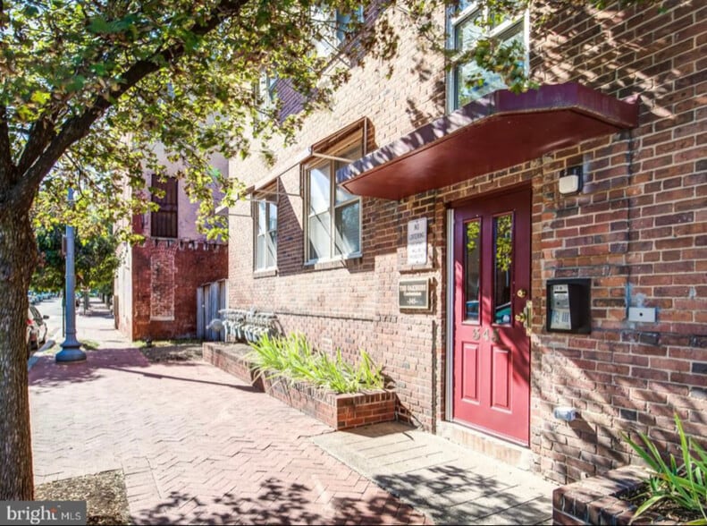 Building Photo - 345 Oakdale Pl NW