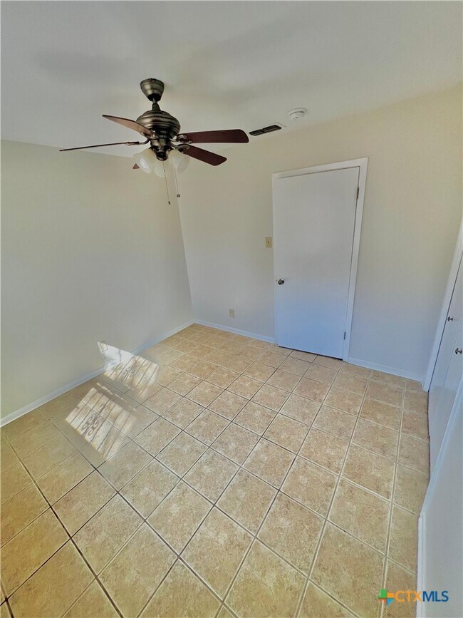 Building Photo - 1010 San Antonio St