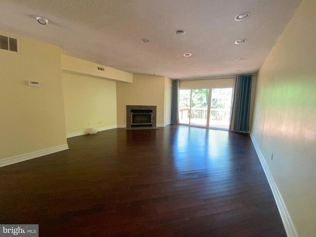 Building Photo - 326 Brigade Ct