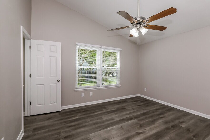 Building Photo - 4204 Compton Ct