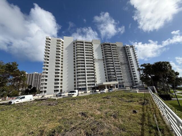 Building Photo - 4201 N Ocean Blvd