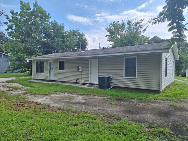 Building Photo - 142 Florida Park Rd