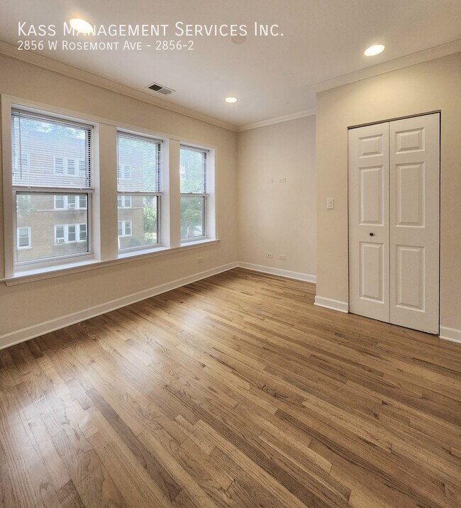 Building Photo - 2856 W Rosemont Ave