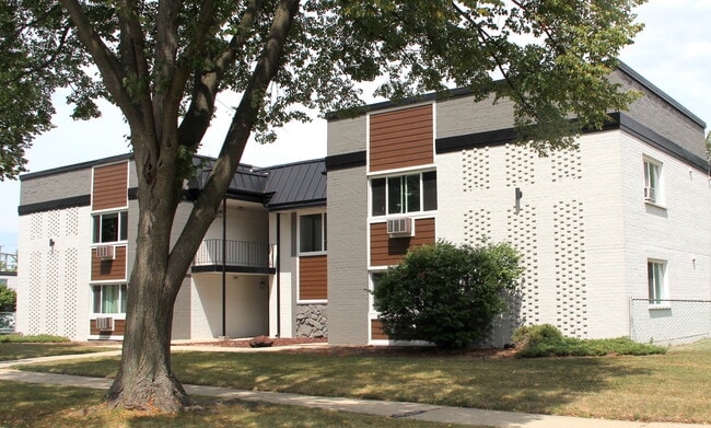 Building Photo - 329 Kimbell Ave