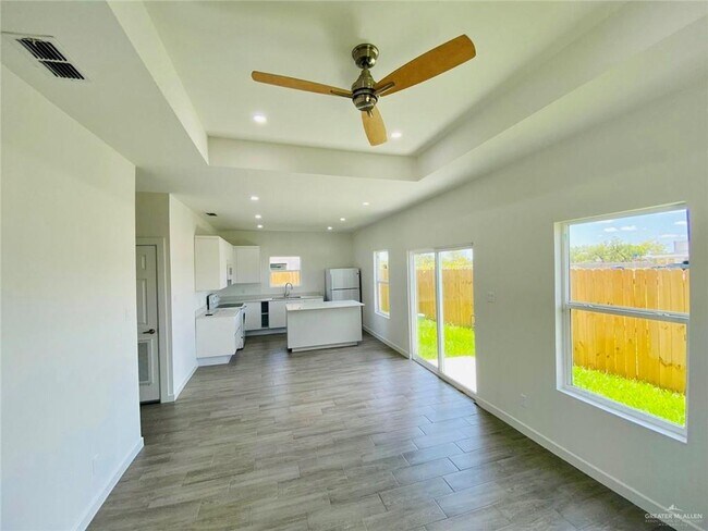 Building Photo - 19 Marcela Dr