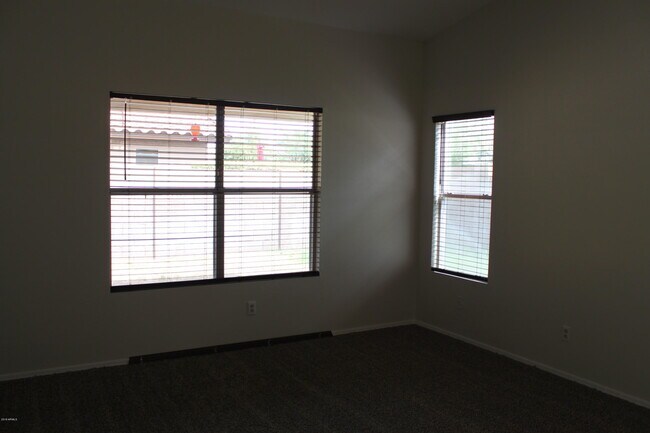 Building Photo - 1017 W Redondo Dr