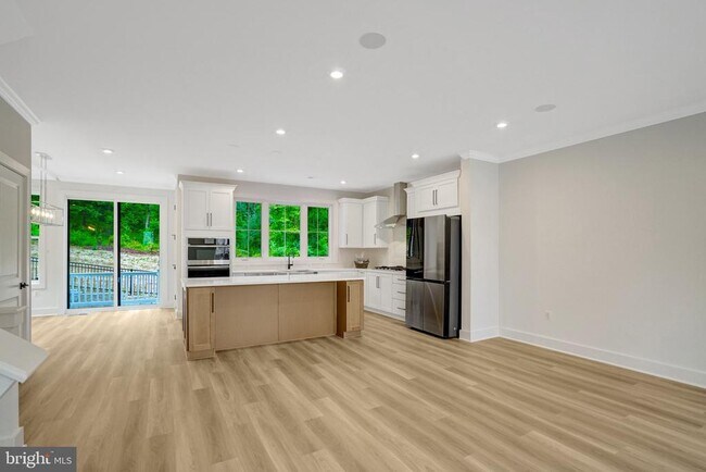 Building Photo - 9418 Dandelion Dr