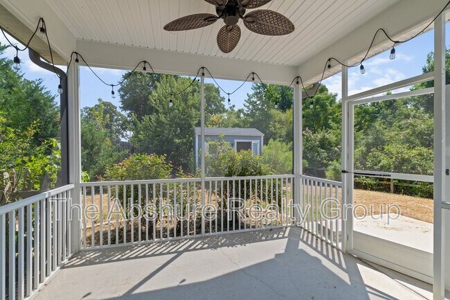 Building Photo - 404 Avery Glenn Way