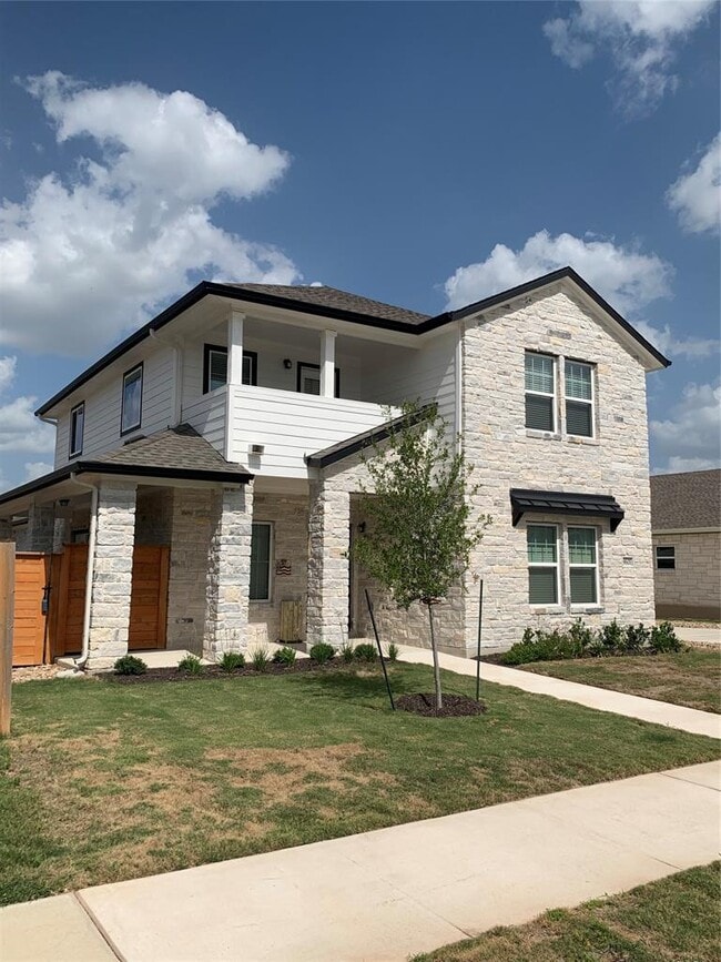 Building Photo - 8601 Looksee Ln