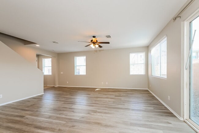 Building Photo - 5350 Panaca Spring St