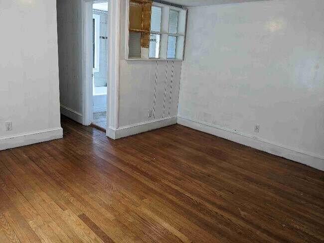 Building Photo - 708 Pilot Ave