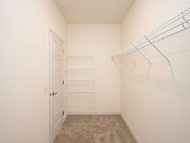 Building Photo - 19527 Shadow Ridge Dr