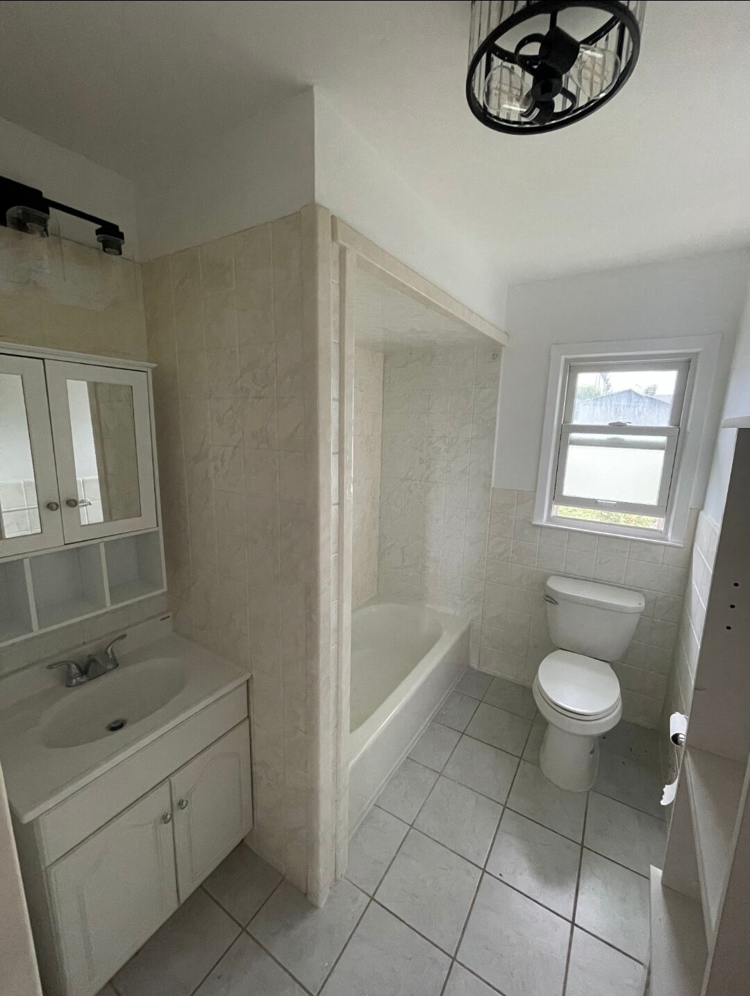 Building Photo - 588 McKinley St