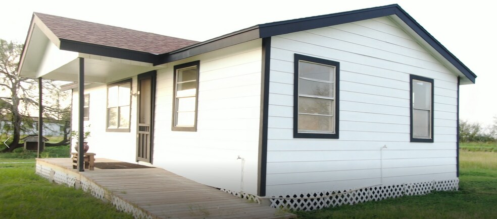 Building Photo - 3325 S Oklahoma Ave